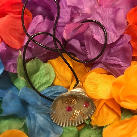 Seashell Handmade Necklace - Picture 10 of 16